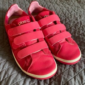 PLAE Larkin shoes men’s 6, women’s 7.5, Flamingo